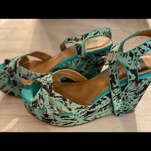 Cute summer wedge ! 7.5